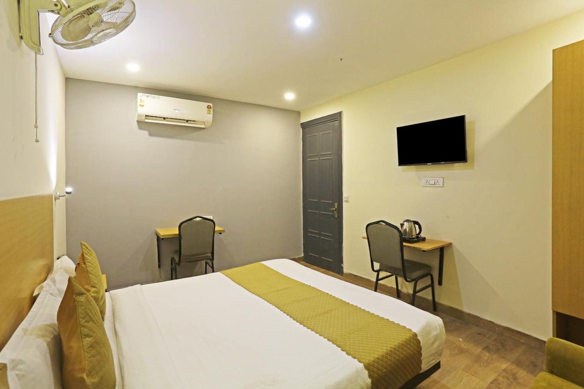 Hotel Twamev Residency Uttam Nagar Couple Friendly Delhi  Extérieur photo