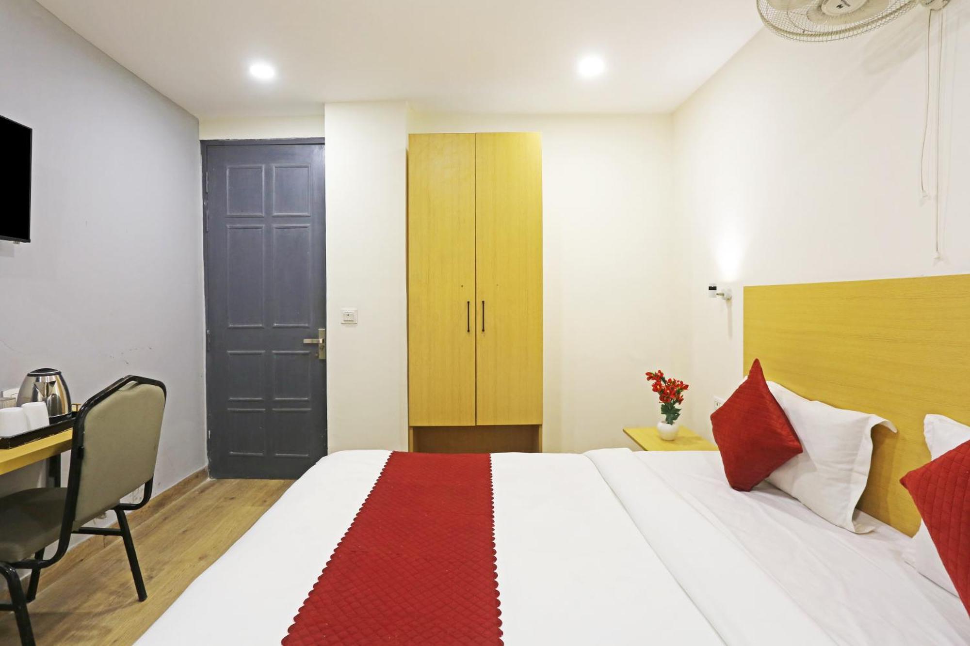 Hotel Twamev Residency Uttam Nagar Couple Friendly Delhi  Extérieur photo