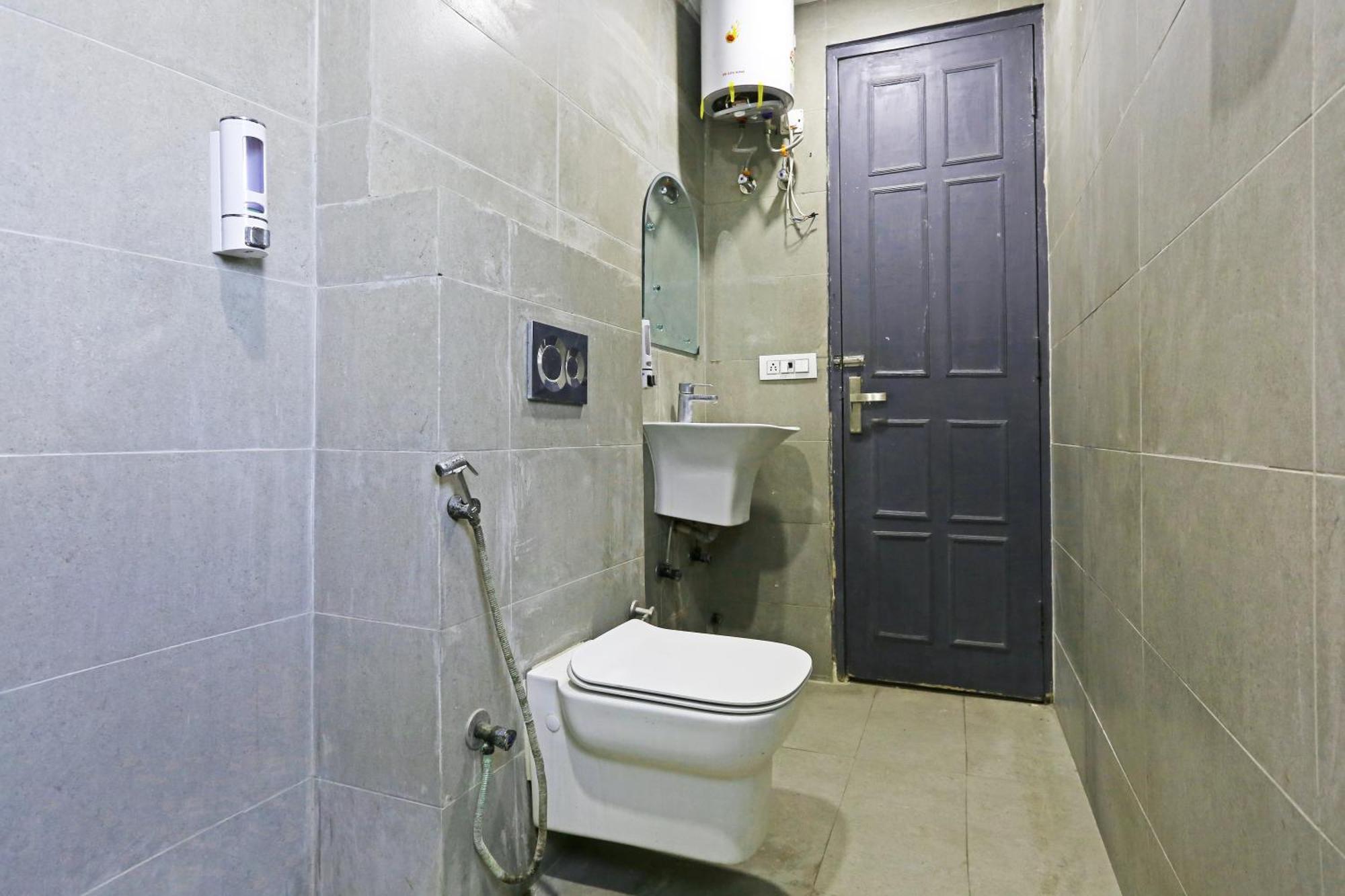 Hotel Twamev Residency Uttam Nagar Couple Friendly Delhi  Extérieur photo