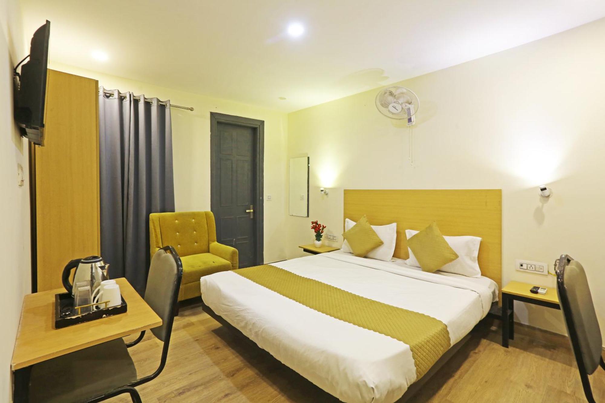 Hotel Twamev Residency Uttam Nagar Couple Friendly Delhi  Extérieur photo