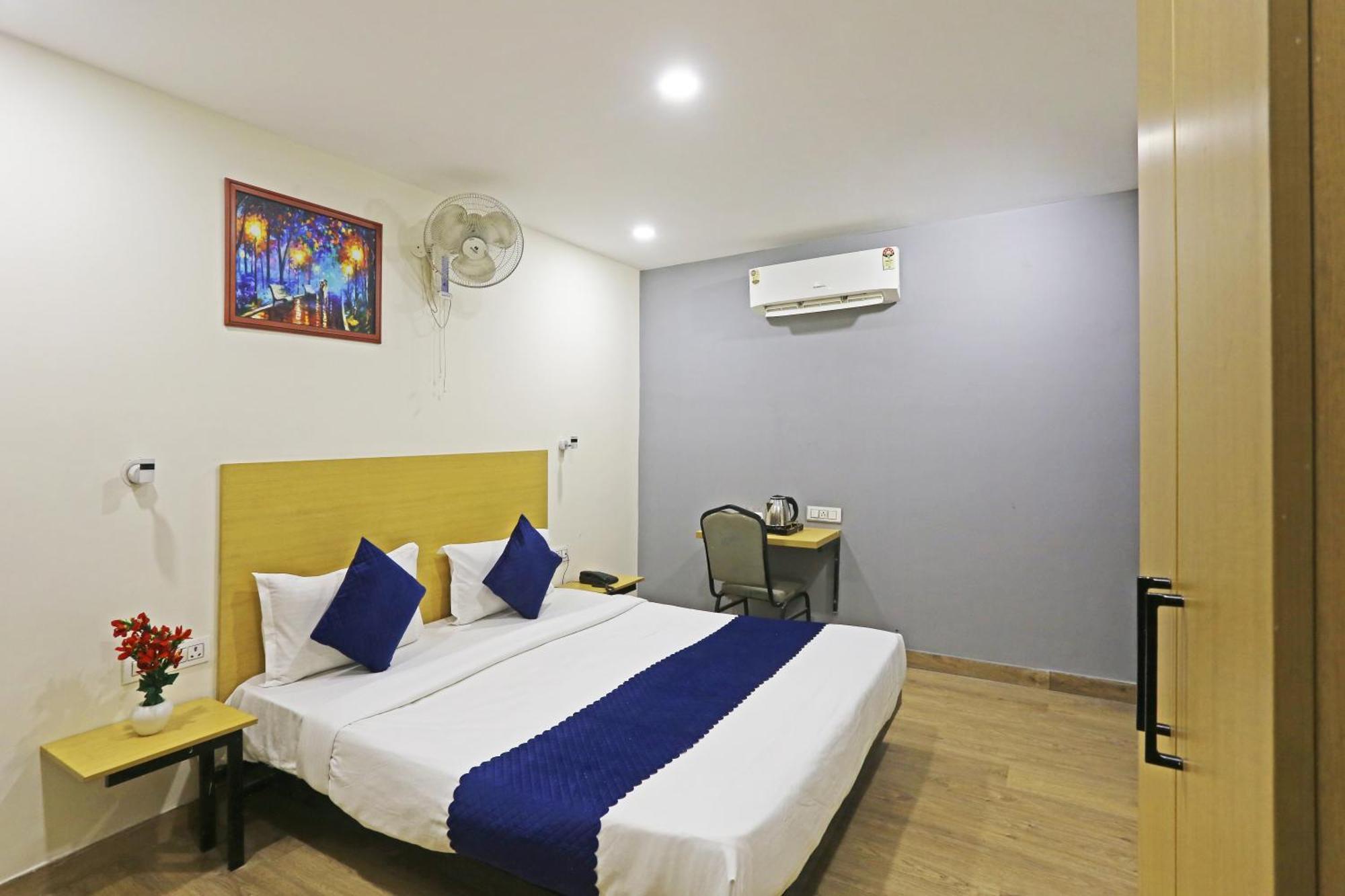 Hotel Twamev Residency Uttam Nagar Couple Friendly Delhi  Extérieur photo