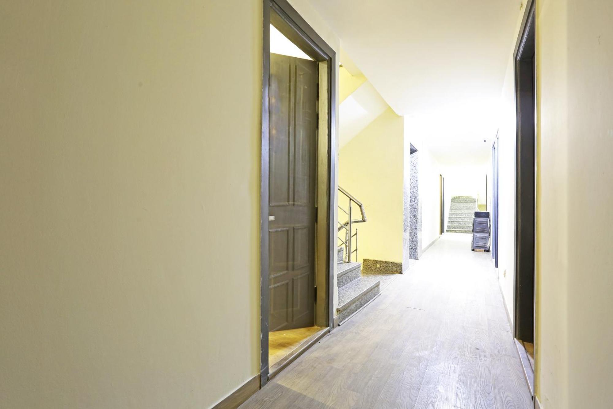 Hotel Twamev Residency Uttam Nagar Couple Friendly Delhi  Extérieur photo