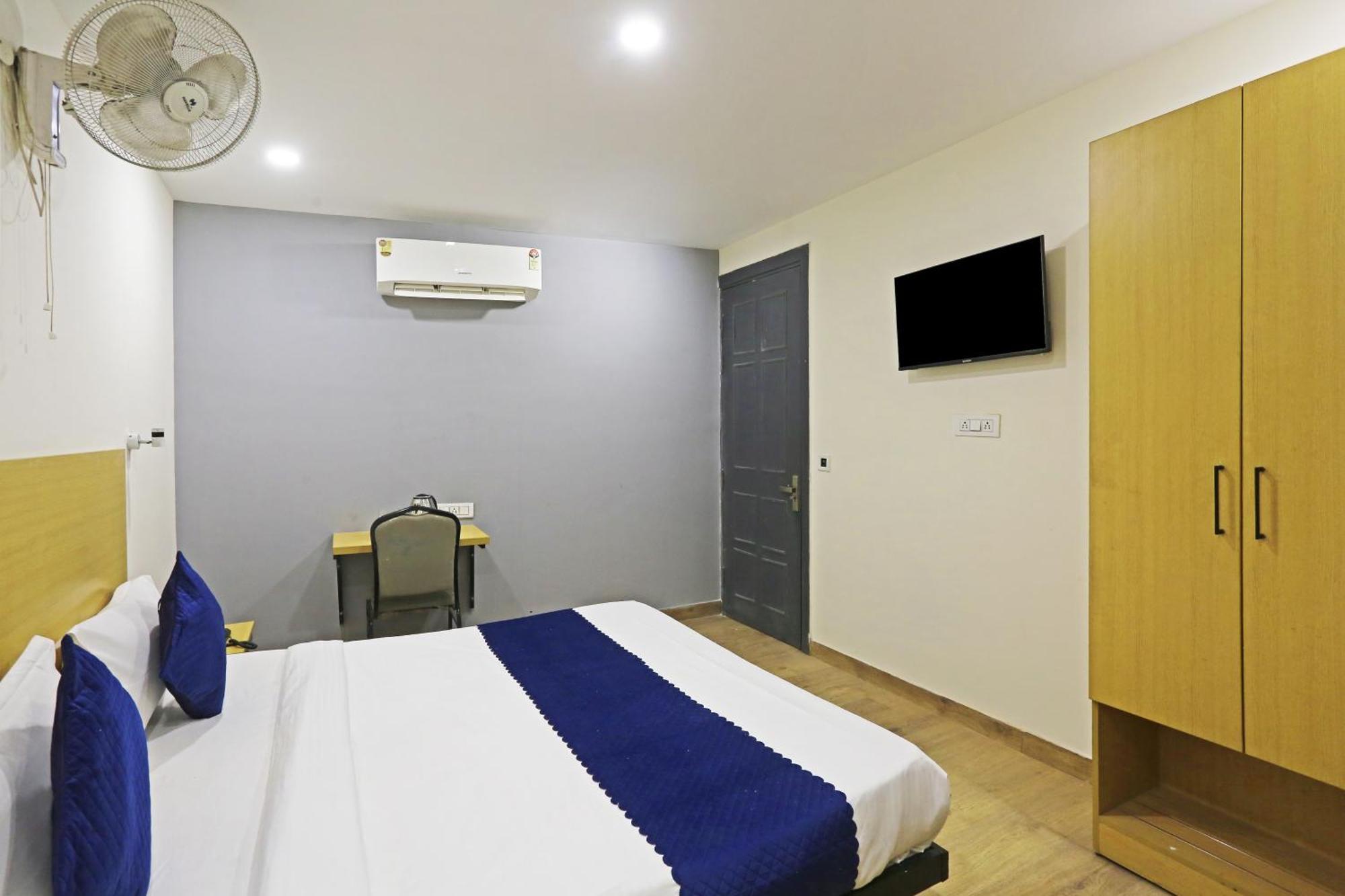 Hotel Twamev Residency Uttam Nagar Couple Friendly Delhi  Extérieur photo
