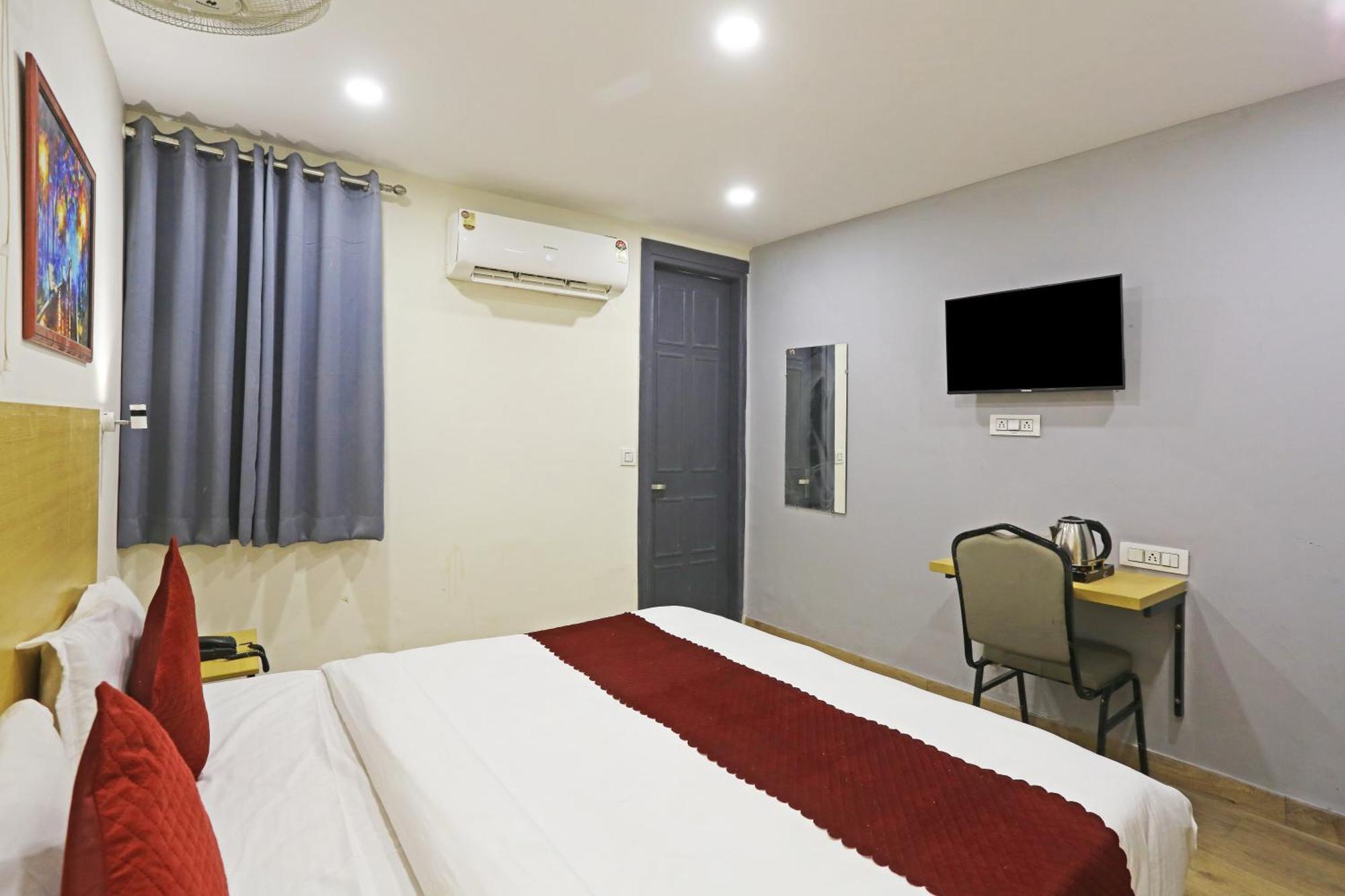 Hotel Twamev Residency Uttam Nagar Couple Friendly Delhi  Extérieur photo