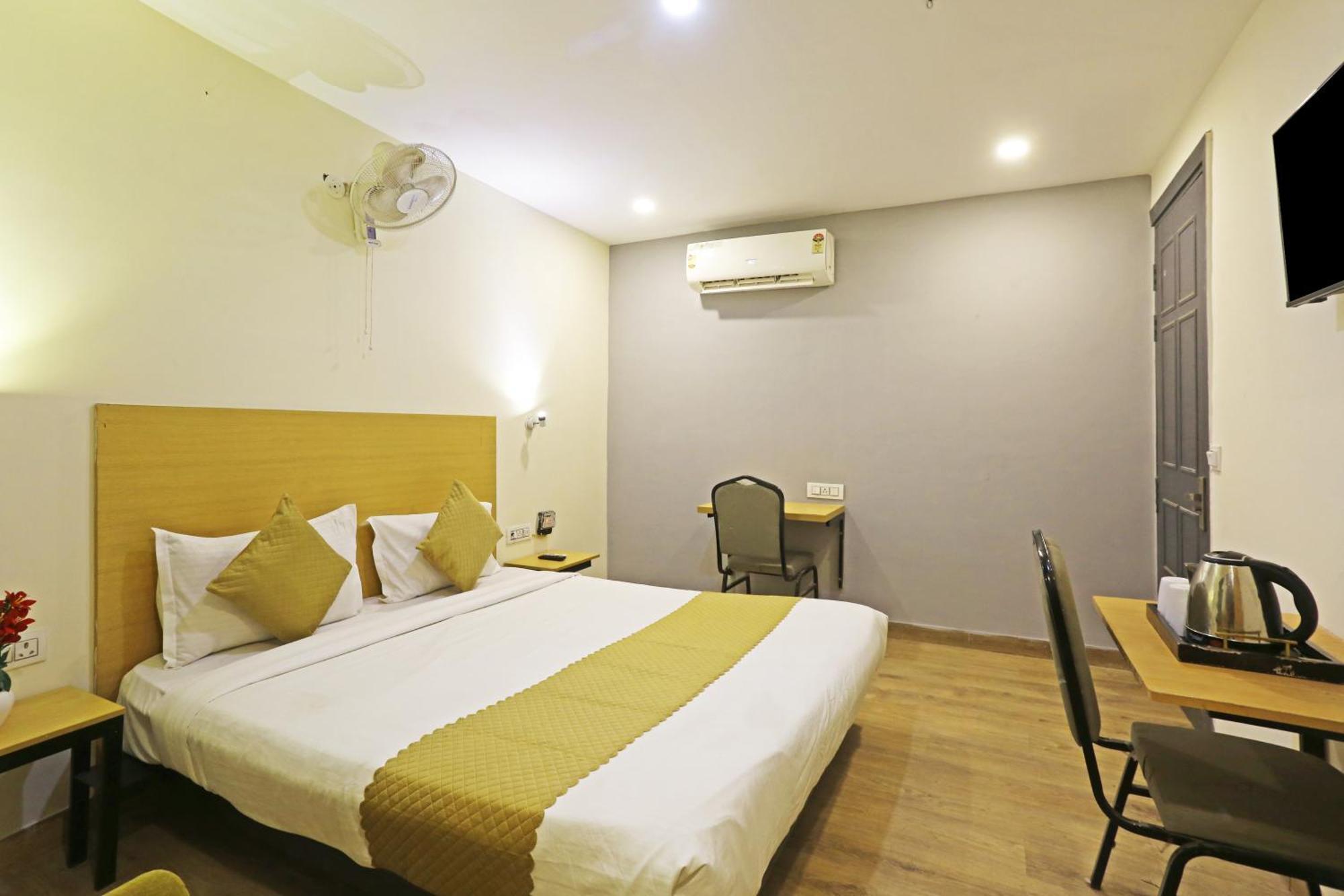 Hotel Twamev Residency Uttam Nagar Couple Friendly Delhi  Extérieur photo