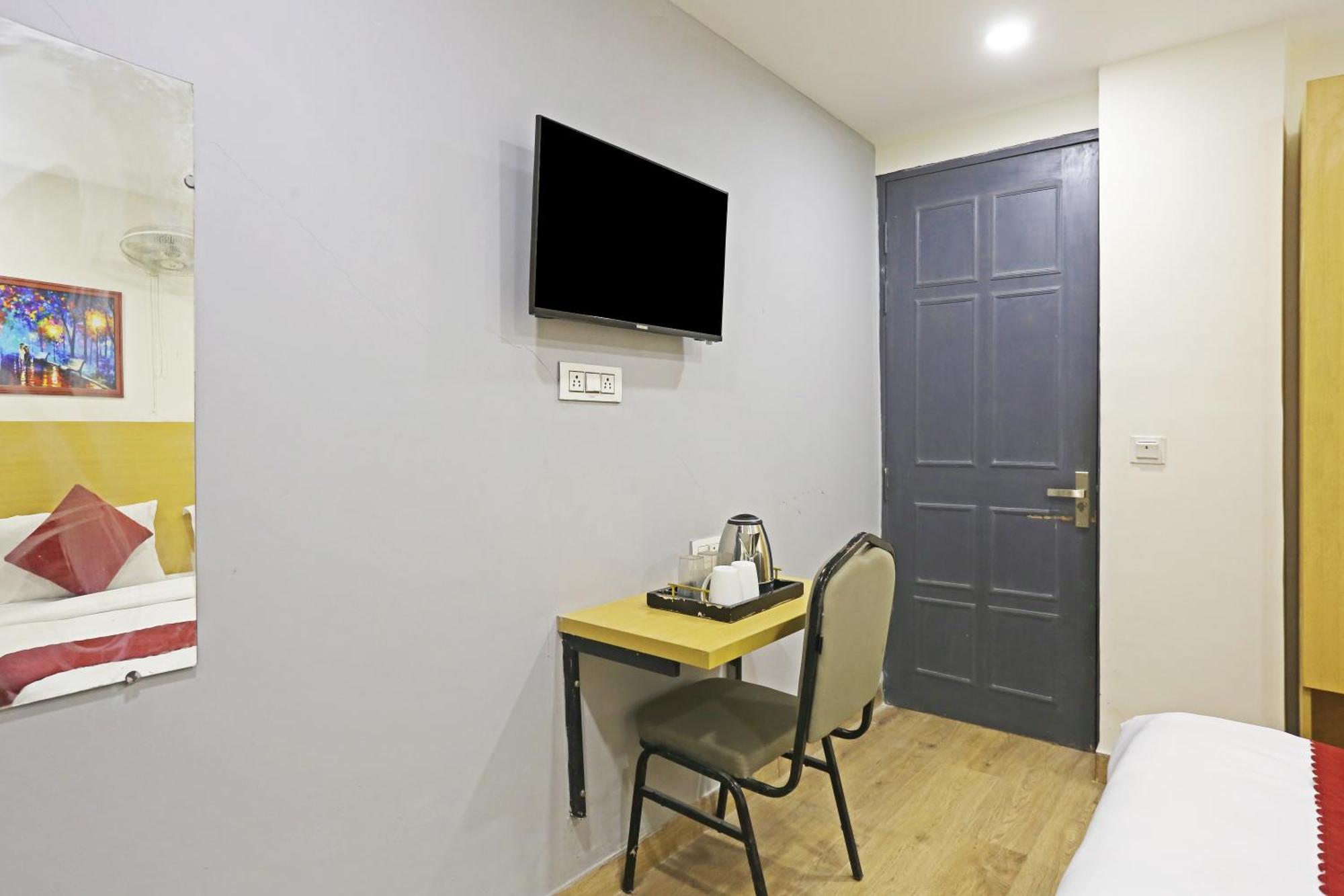 Hotel Twamev Residency Uttam Nagar Couple Friendly Delhi  Extérieur photo